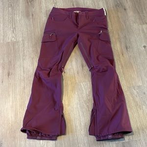 Women’s Burton snowboard pants M - short